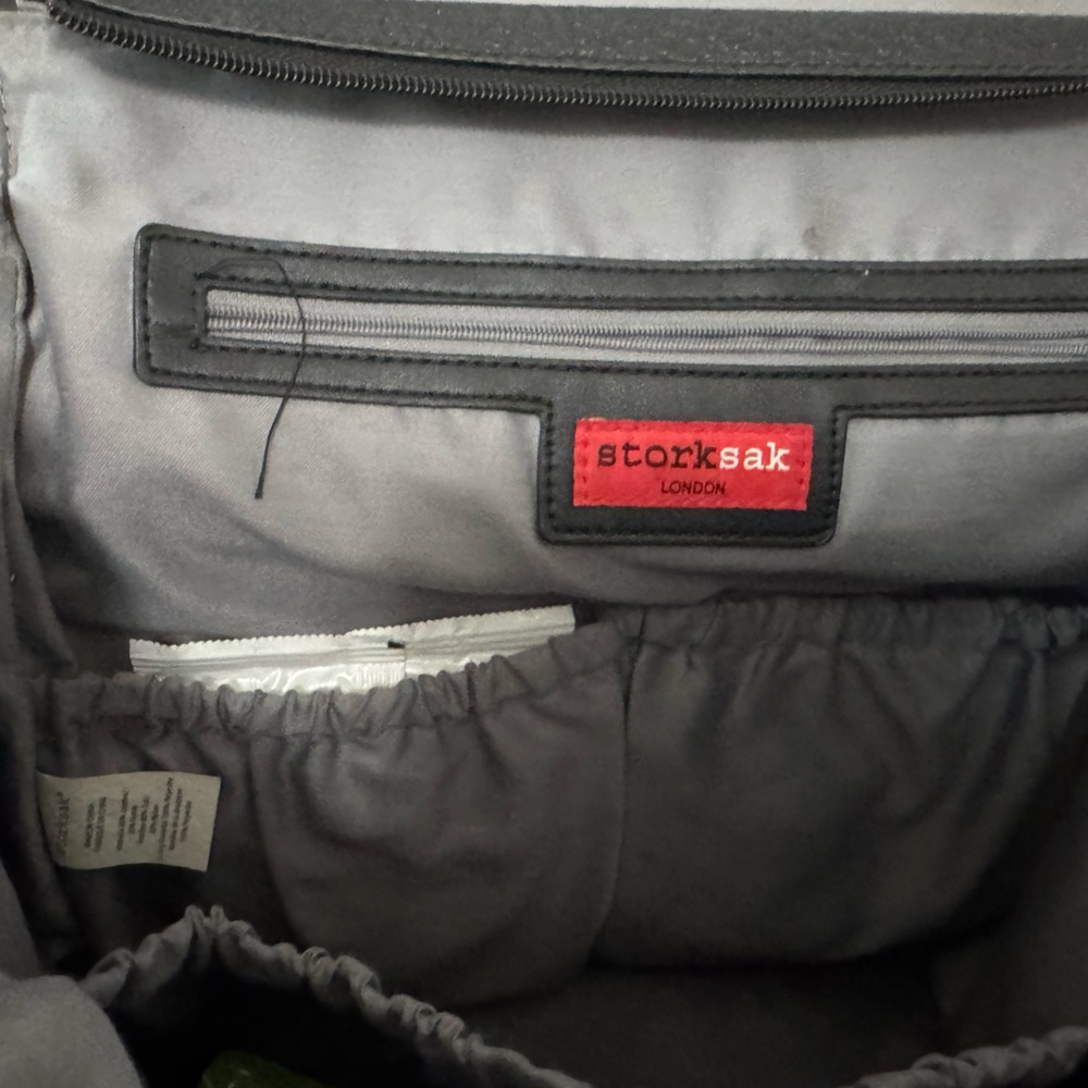 Storksak St James convertible leather Diaper Backpack - Picture 11 of 13
